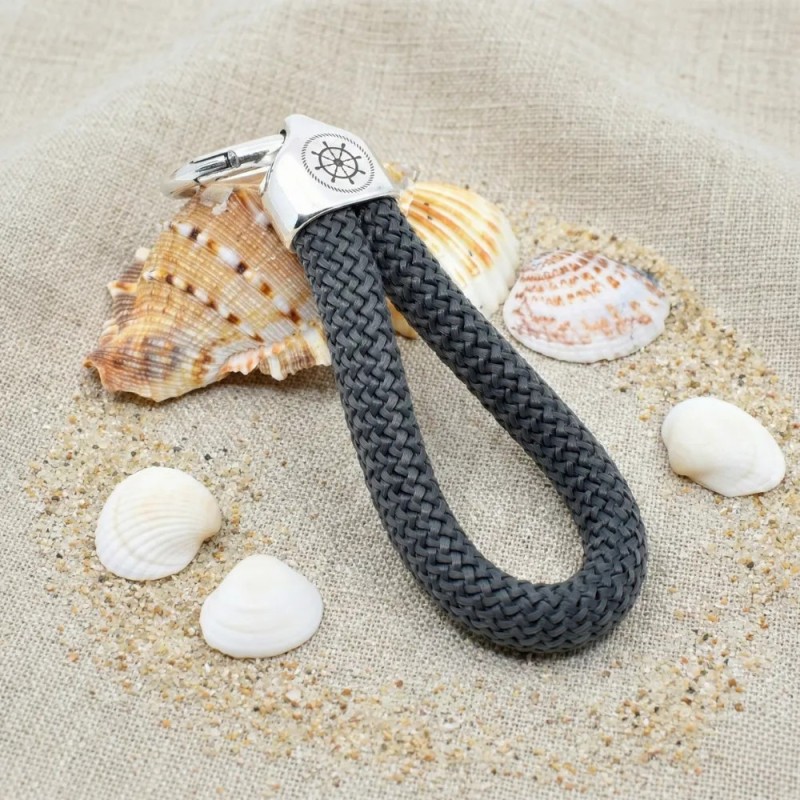 Grau – Maritimer Schlüsselanhänger in Silber